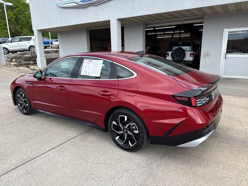 Used 2025 Hyundai Sonata SEL FWD image 3