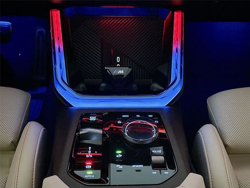 Used 2025 BMW X3 xDrive30i w/ Premium Package image 17