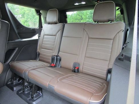 New 2026 GMC Yukon Denali Ultimate AWD/4WD image 19