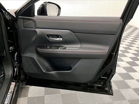 New 2026 Nissan Kicks SR image 35