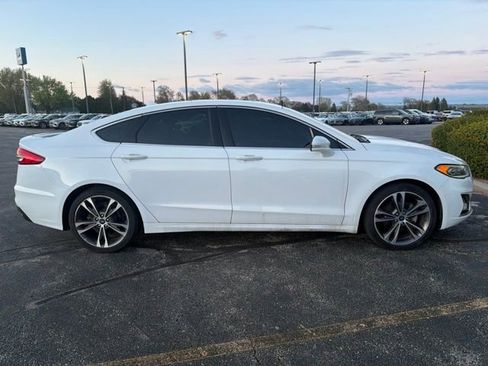 Used 2019 Ford Fusion Titanium FWD image 2
