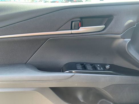 Used 2025 Toyota Camry LE FWD image 12