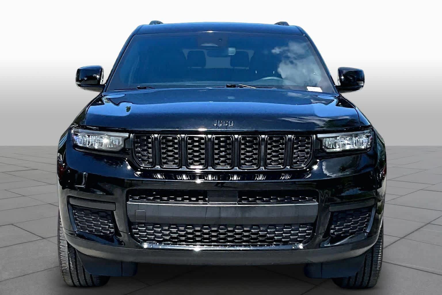 Used 2023 Jeep Grand Cherokee L Laredo AWD/4WD image 4