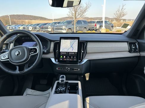 Used 2026 Volvo XC90 B5 Plus w/ Protection Package image 16