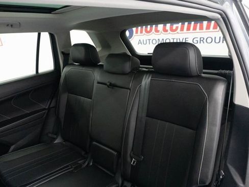Used 2024 Volkswagen Tiguan SE AWD/4WD image 20