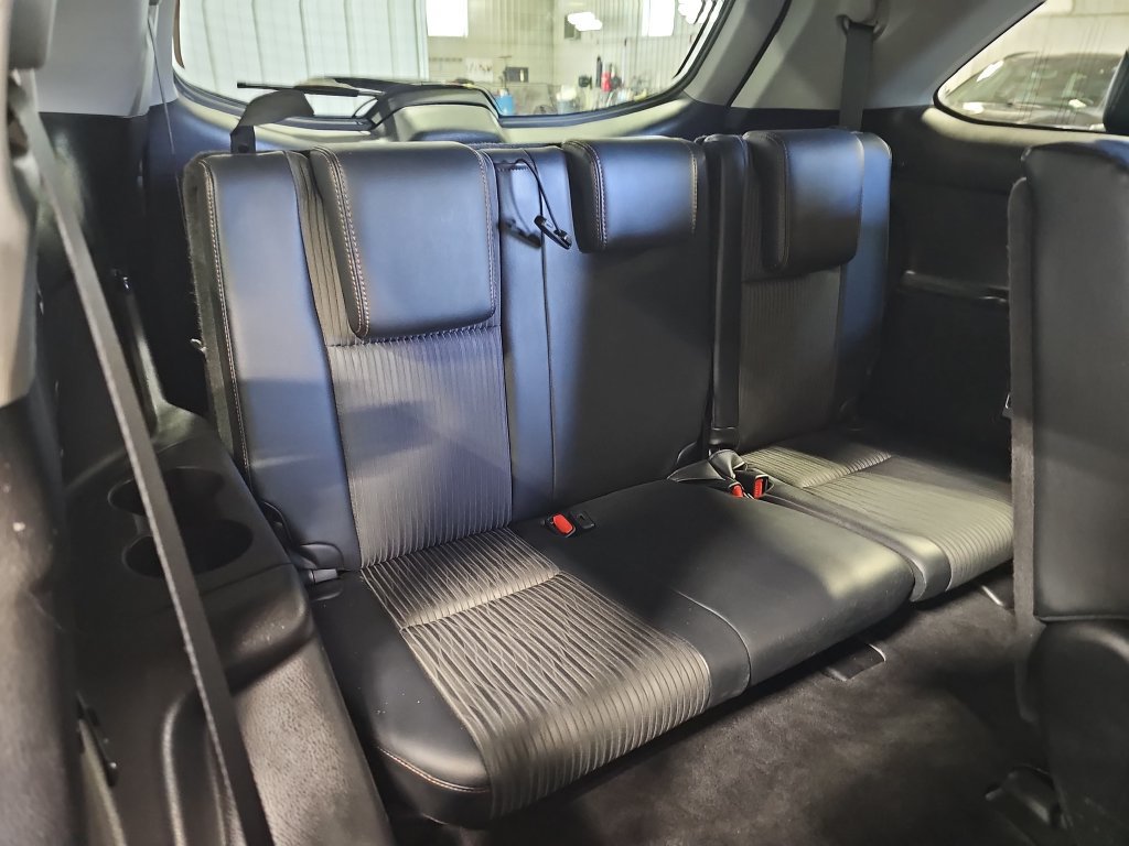 Used 2018 Toyota Highlander Plus w/ Carpet Mat Package (TMS) AWD/4WD image 12