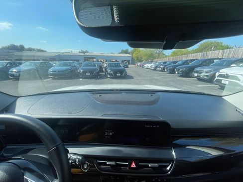 Used 2025 Kia Seltos S image 32