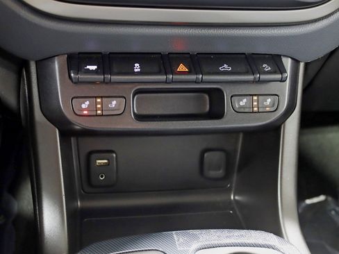 Used 2015 Chevrolet Colorado Z71 image 20