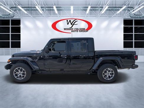 Used 2024 Jeep Gladiator Sport AWD/4WD image 6