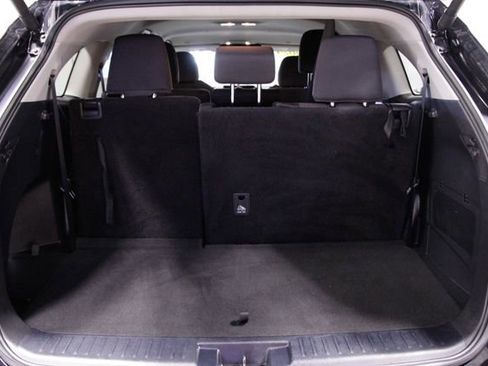 Used 2024 Toyota Highlander LE image 23