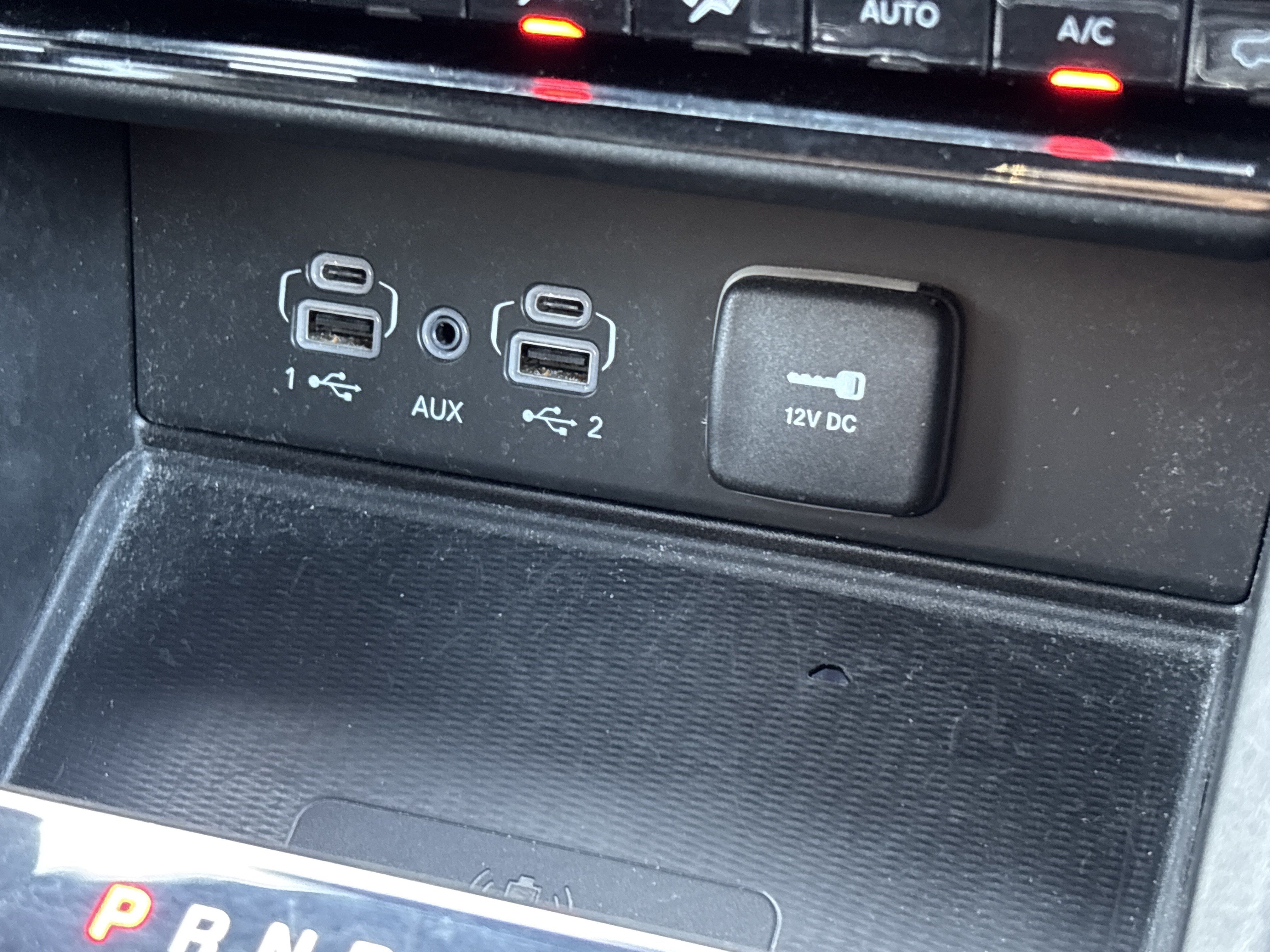 Used 2023 Jeep Grand Cherokee Altitude AWD/4WD image 12