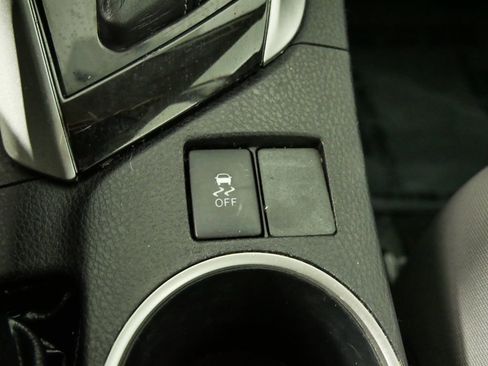 Used 2016 Toyota Corolla LE image 31