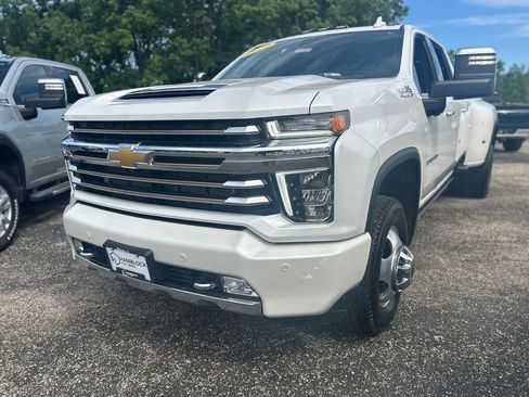 Used 2022 Chevrolet Silverado 3500 High Country w/ LPO, Hitch Package AWD/4WD image 3