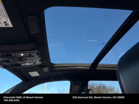 Used 2023 Cadillac Escalade Premium Luxury image 35