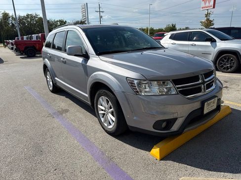 Used 2016 Dodge Journey SXT w/ Comfort/Convenience Group FWD image 3