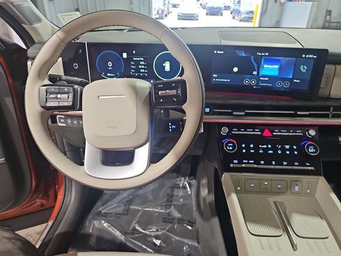 Used 2025 Hyundai Santa Fe Calligraphy AWD/4WD image 17