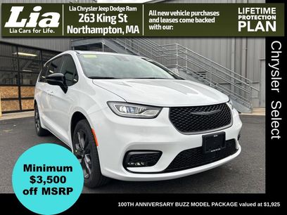 New 2026 Chrysler Pacifica Select