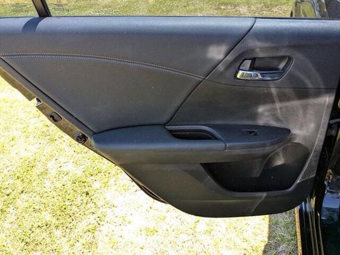 Used 2017 Honda Accord Sport image 24