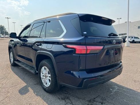 Used 2023 Toyota Sequoia SR5 w/ SR5 Premium Package AWD/4WD image 3