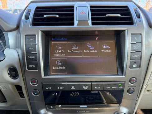 Used 2017 Lexus GX 460 image 31