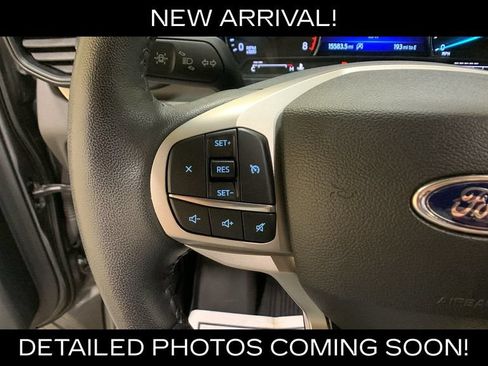 Used 2023 Ford Explorer XLT AWD/4WD image 32