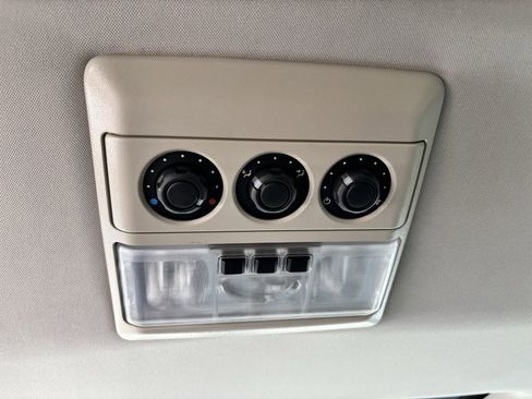 Used 2015 Land Rover LR4 HSE LUX image 20