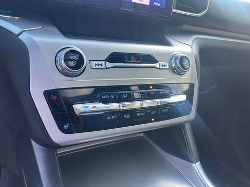 Certified 2022 Ford Explorer XLT w/ Equipment Group 202A image 40