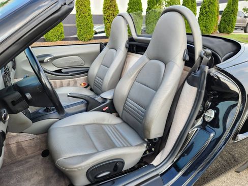Used 2002 Porsche Boxster RWD image 10