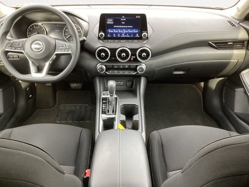 Used 2025 Nissan Sentra SV FWD image 4