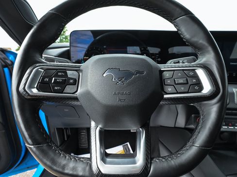 Used 2025 Ford Mustang Premium RWD image 18