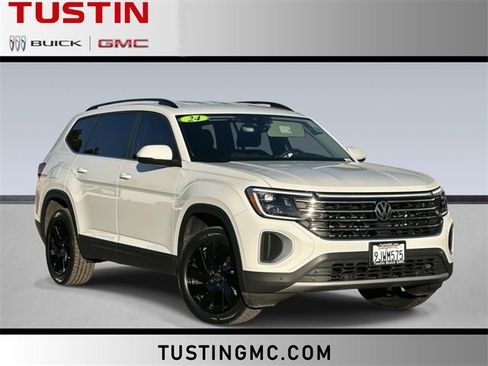 Used 2024 Volkswagen Atlas SE image 1