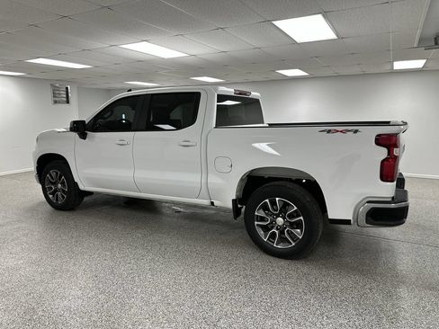 Used 2024 Chevrolet Silverado 1500 LT AWD/4WD image 6