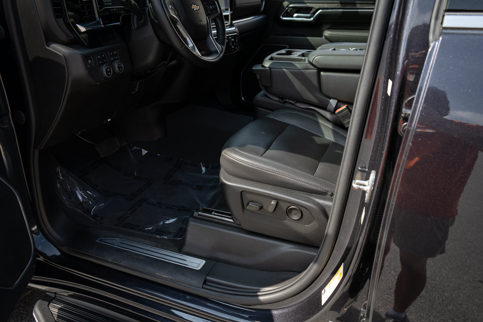Used 2024 Chevrolet Silverado 2500 LTZ AWD/4WD image 17