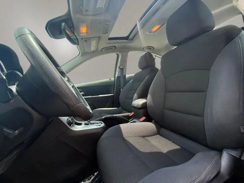 Used 2016 Chevrolet Cruze LT w/ Sun And Sound Package FWD image 8