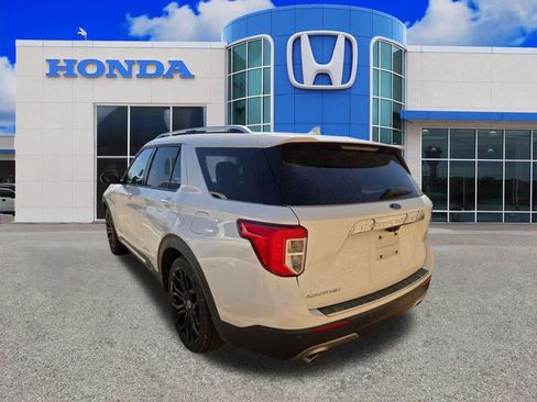 Used 2021 Ford Explorer Limited w/ Equipment Group 301A image 3