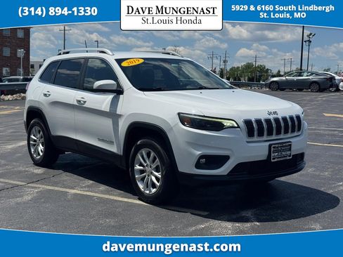Used 2019 Jeep Cherokee Latitude w/ Popular Appearance Group AWD/4WD image 1