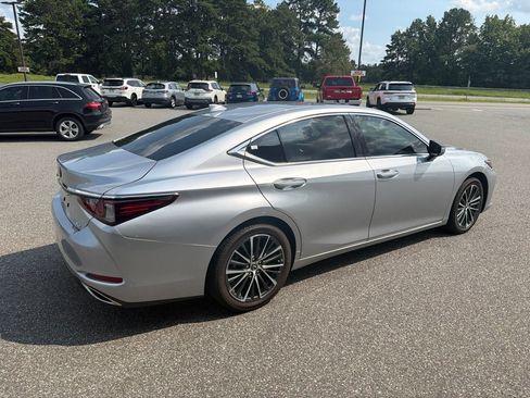 Used 2023 Lexus ES 350 w/ Premium Package FWD image 10