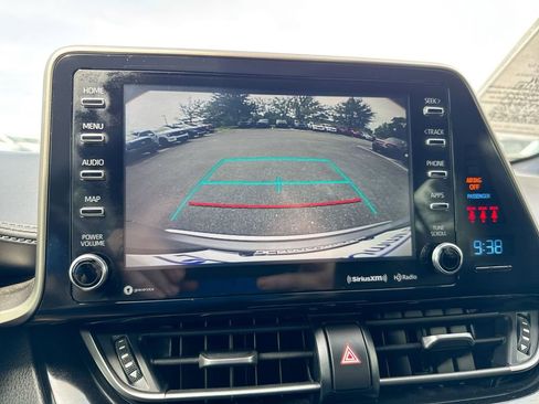 Used 2019 Toyota C-HR XLE FWD image 15