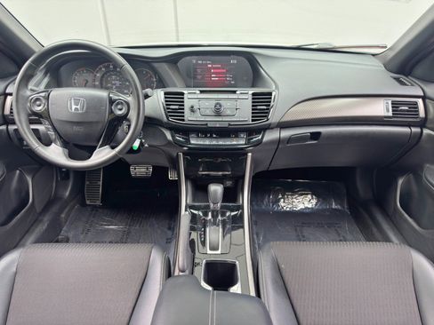 Used 2017 Honda Accord Sport image 11