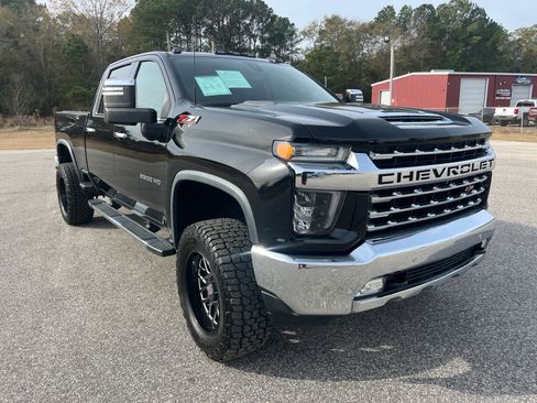Used 2020 Chevrolet Silverado 2500 LTZ w/ LTZ Premium Package image 9
