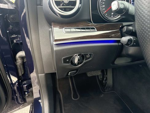 Used 2017 Mercedes-Benz E 300 image 28