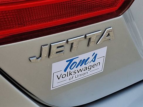 Used 2012 Volkswagen Jetta SE FWD image 30