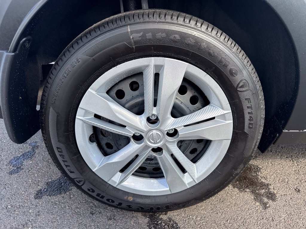 Used 2025 Nissan Kicks Play S FWD image 9