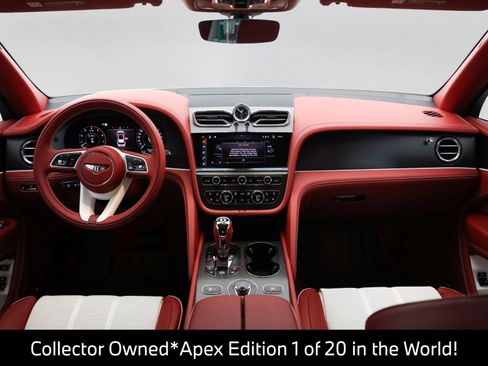 Used 2025 Bentley Bentayga AWD/4WD image 5