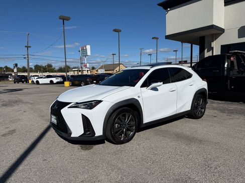 Used 2019 Lexus UX 200 F Sport image 2