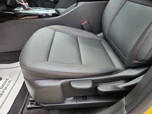 Used 2024 Chevrolet Trax RS w/ Sunroof Package image 25