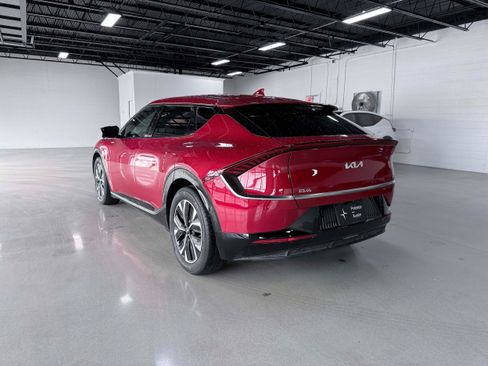 Used 2024 Kia EV6 Wind w/ Wind Technology Package AWD/4WD image 4