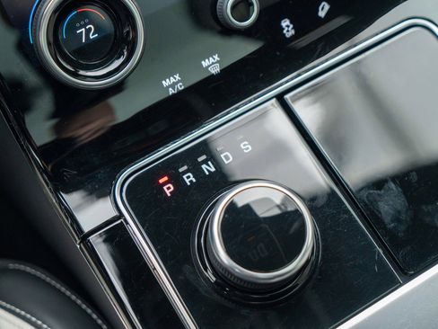 Used 2018 Land Rover Range Rover Velar image 31