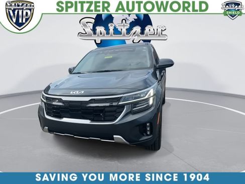 Certified 2024 Kia Seltos SX w/ SX Sunroof Package AWD/4WD image 3