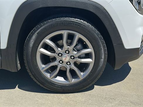 Used 2022 GMC Terrain SLT image 15